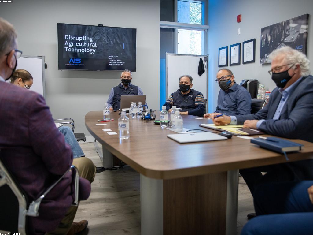 នវានុវត្តន៍និងបច្ចេកវិទ្យាថ្មីៗនៅក្នុងវិស័យស្លត