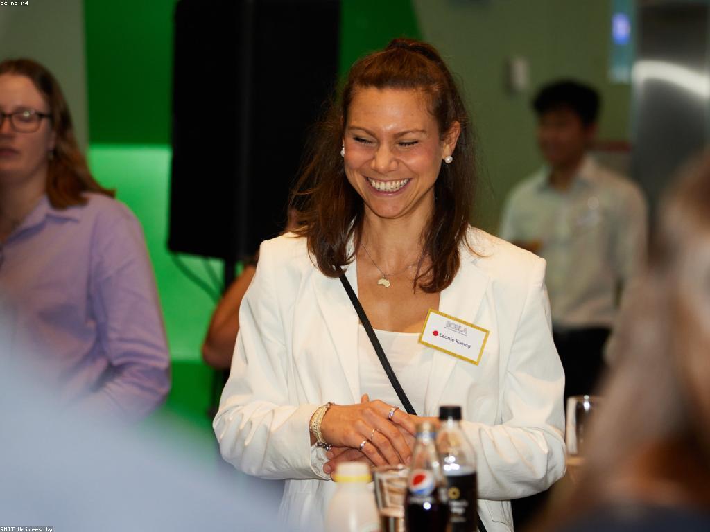 ការវិភាគនិងការពិនិត្យក្រុមហ៊ុនស្លត