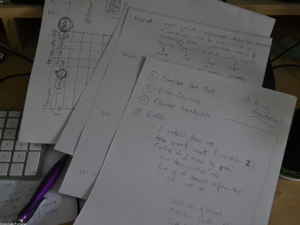 អត្ថបទពិសេស: ការពិចារណានៅក្នុងពិភពអ៊ីនធឺណែត